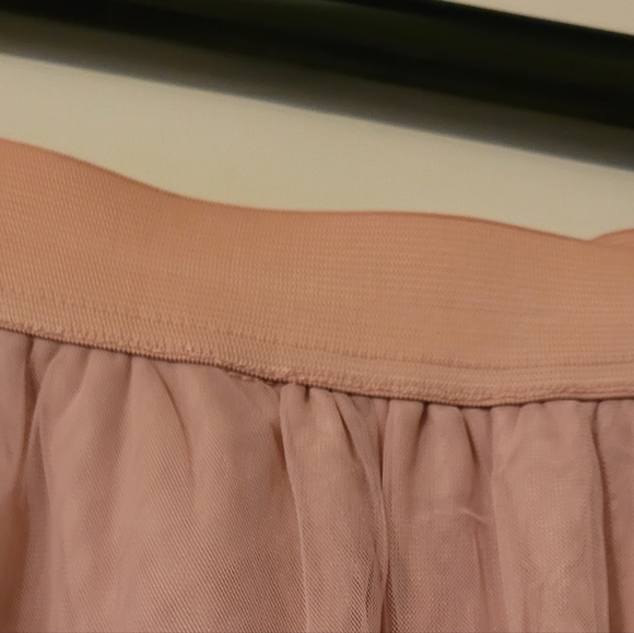 New York and Company tiered tulle skirt - Picture 3 of 6